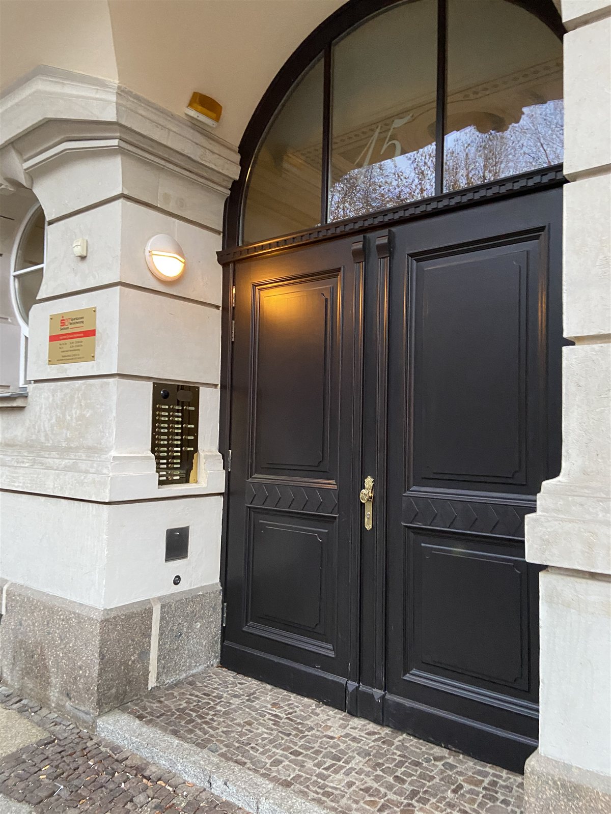Doppelflügelige Haustür mit Oberlicht